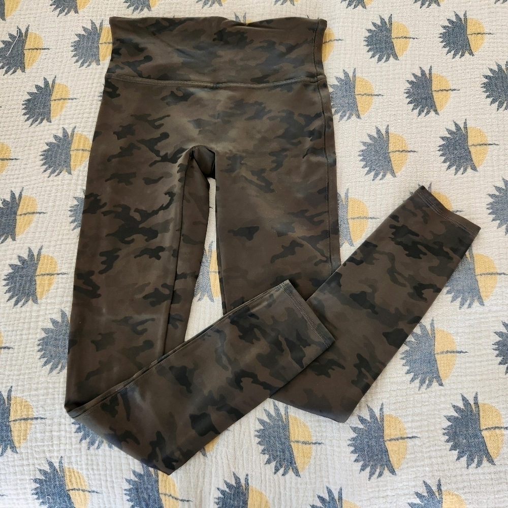 Spanx Faux Leather Look Green Camo High Waist Legging Womens Size Medium - Picture 2 of 8